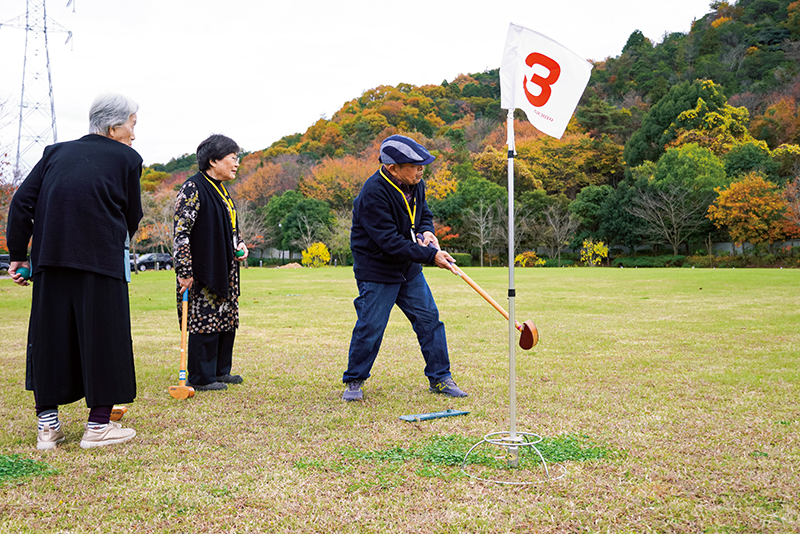 1万2000坪の敷地内にある芝生広場では、グランドゴルフ大会も開催