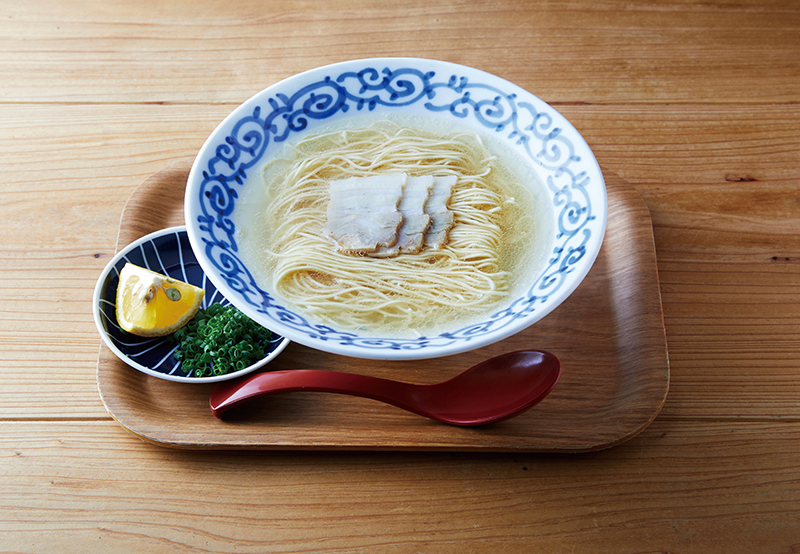 豚そば　月や『クリア豚骨ラーメン』