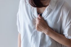 息切れに潜む病気とは？「疑われる病気」例を息切れ外来専門医が解説。ハトのフンや羽毛布団が原因のことも