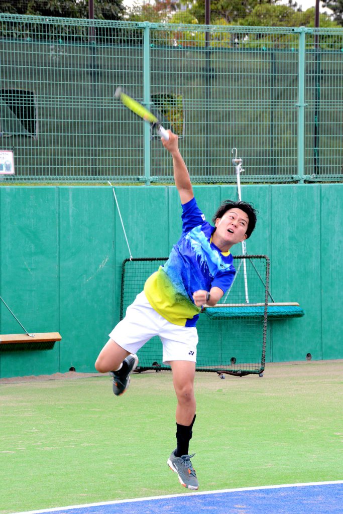 村山選手のダイナミックなプレイも見どころ