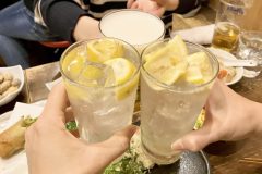 《ポイントは水分》頻尿を改善する生活習慣を泌尿器科の専門医が指南 尿トラブルの観点で「レモンサワー」がNGな理由