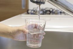 東京都《水道料金》無償化「基本料金のみ、下水道は対象外」期間や対象者、軽減額ほか注意ポイントをFP解説