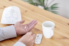 暑い夏は薬の服用にも気をつけて！