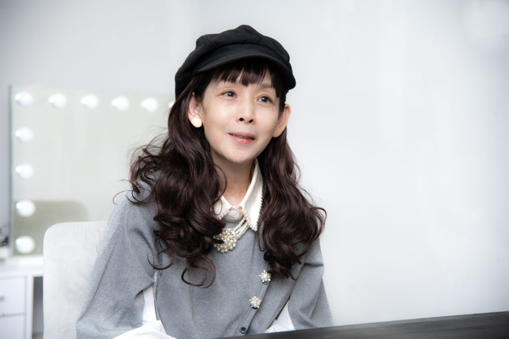 鈴木早智子さん