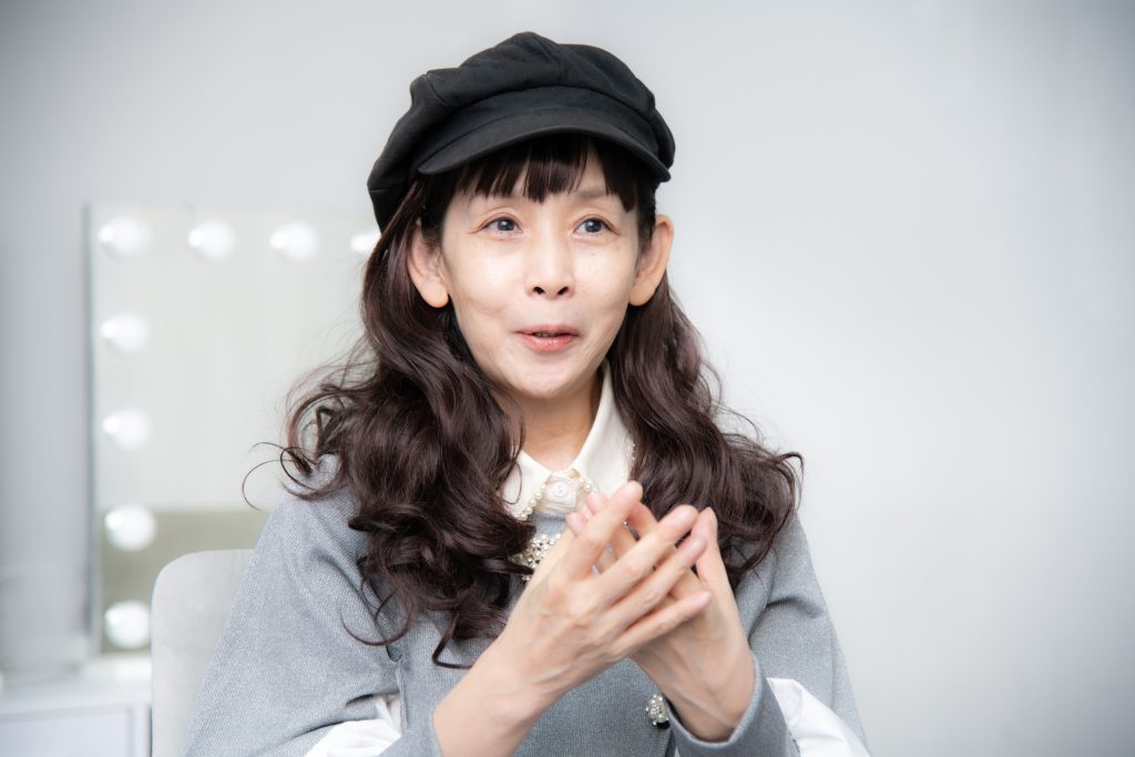 鈴木早智子さん
