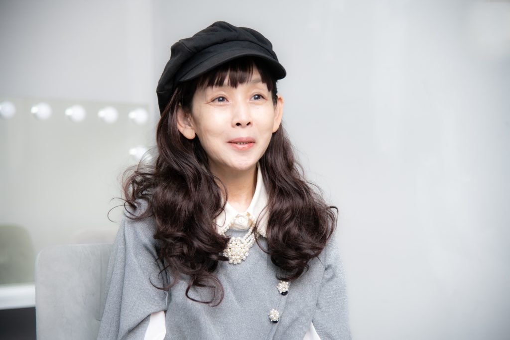鈴木早智子さん