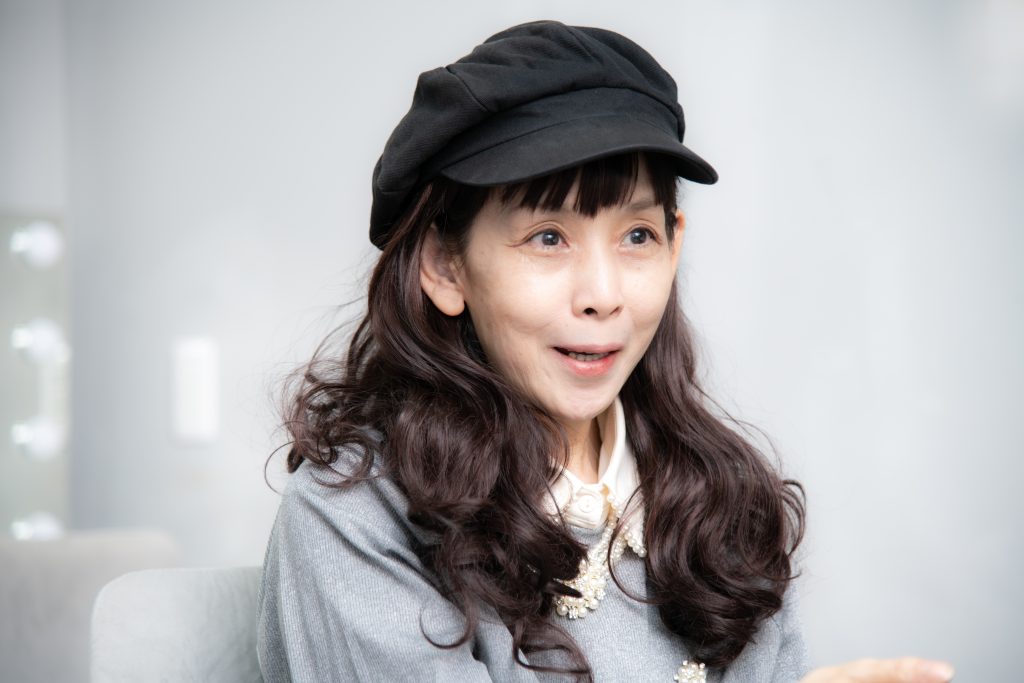 鈴木早智子さん