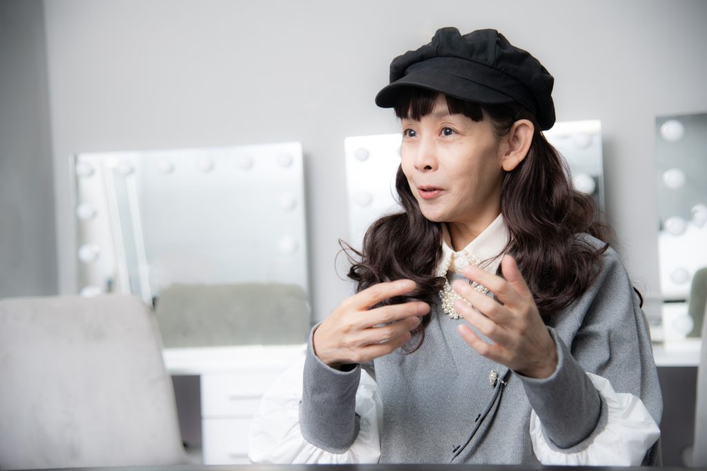 鈴木早智子さん