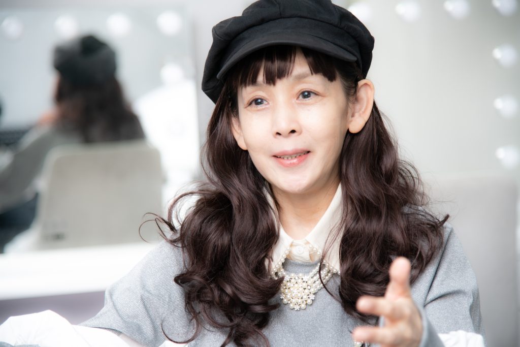 鈴木早智子さん