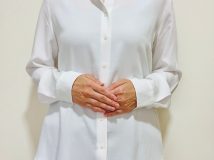 ピロリ菌検査で胃の病気を予防！左側寝・食後ガムで胃酸逆流を防ぎ健康寿命を延ばす【医師監修】