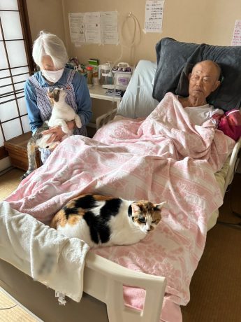 コラムニスト吉田潮さん、姉妹で要介護4の父の在宅介護「父の食事介助する母、心なしかイキイキしてる」