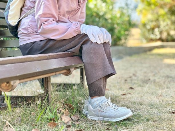 「認知症の母が真夏に弱った父に厚着をさせていた」高齢者の《夏の厚着・重ね着》問題と対策を社会福祉士が解説