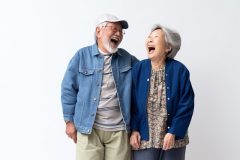高齢者ほど笑いを！《笑いが健康に及ぼす効果》について専門家に直撃「医療現場で活用されている笑い療法」とは