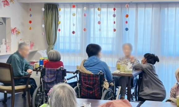 退職後、久しぶりに施設に訪問した際の鈴木さん（写真提供／鈴木早智子さん）