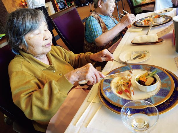 栄養価の高い食材や新鮮な野菜＆魚介類を堪能！介護のプロが厳選 美食にこだわった高齢者ホーム5選