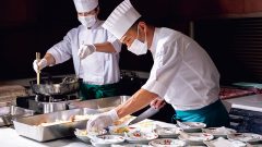 料亭や有名レストラン仕込みのシェフが腕をふるう　腕利きの料理人が自慢の高齢者ホーム3選
