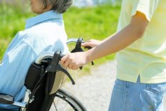 身近な人に介護が必要となった際に仕事との両立をするためには？