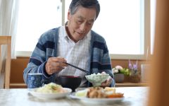栄養豊富な魚もリスクあり？ 主菜は魚より肉の方が良い理由【医師解説】