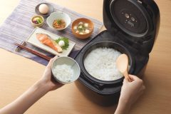 最旬《炊飯器》は進化している!「米の味を引き出す機能が多様化、クリーニング機能でお手入れも楽に」シニアにおすすめ3選を家電の達人が指南