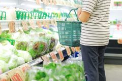 年金生活の高齢者は見直すべし!《物価高に負けない節約の基本》健康を守りながら賢く食費を抑える7つのコツを節約・家事アドバイザーが解説