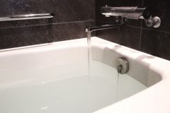 《週2回でOK》長生きできる体づくりのために医師がすすめる2つの入浴法「40度のお湯に3分間肩まで浸かり…」