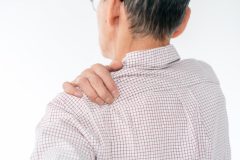 首・肩の痛みは《トリガーポイント》を押す・ほぐすのがコツ「慢性痛を自力で解消する」方法を専門家が解説