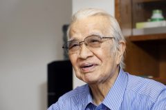 認知症の妻を介護した作家・阿刀田高さん（90）「真夜中に水をかけられたことも」　妻亡き後は『自由に、いい加減』な暮らしを実践中