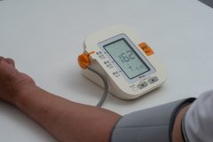 血圧と血糖値を同時に下げるメソッドを医師が解説「起床後に飲んではいけないもの」ほか食事の鉄則8選【1週間献立付き】