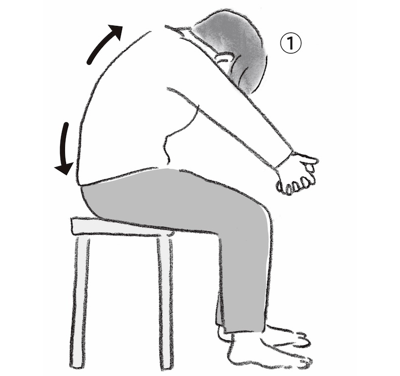 椅子で背中伸ばし体操のやり方1