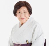 95才のインフルエンサー飯田美代子さん、美と健康の秘訣「わからないことは徹底的に調べることが脳トレになっています」