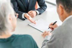 祖母の家に突然やってきた謎の訪問業者「不要な靴はありませんか？」不安を感じた孫が取った対策