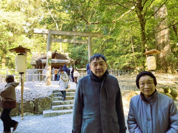 まさか最後の初詣になるとは…母を見送ったコラムニストが一つだけ「すればよかった」と悔やんでいること｜「147日目に死んだ母――がん告知から自宅で看取るまでの幸せな日々」vol.6