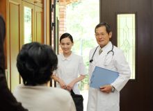 自宅での看取りを叶える在宅診療のポイント。在宅医は実績よりも「コミュニケーション能力」「看取り率」「口コミ」を重視【専門家解説】