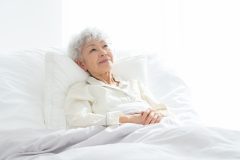 最旬《介護用ベッド》「在宅介護生活を快適にする」ベッド選びのポイントを福祉用具専門相談員が指南