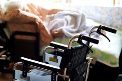 介護する人・される人にやさしい「ベッド周りの環境づくりと便利アイテム」【福祉用具専門相談員解説】