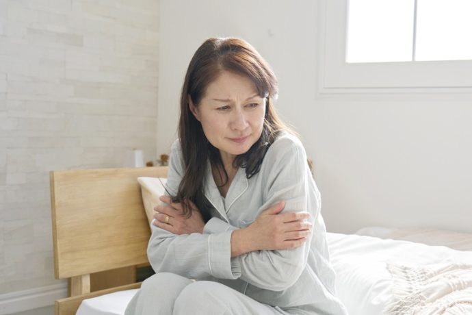 室内で凍死も?「低体温症による死者は8割が65才以上」高齢者は特に注意したい体温の調整や対策を専門家が解説 (1/1)| 介護ポストセブン