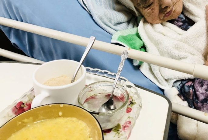 介護食を安易に流動食に切り替えてはいけない理由「ミキサーにかければラク…」は介護者の都合？【管理栄養士解説】