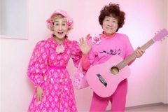 自宅の部屋が停電してしまった林家ペーさん