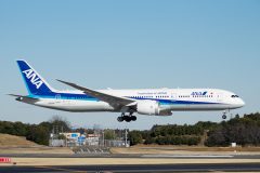 ANA初の「65歳定年まで飛び続けた客室乗務員」が語る“1人旅のススメ”とは（写真／時事通信フォト）