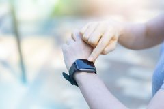ウェアラブルデバイスは何のために、どう使われているのか