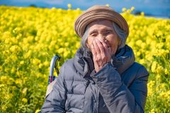 認知症の母が「頬を染め照れ笑い」母の中に眠っていた感情を引き出した訪問看護師さんの奇跡のフレーズ