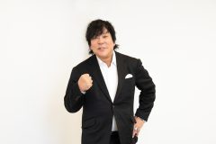 スーツ姿の男性