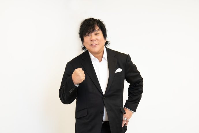 スーツ姿の男性