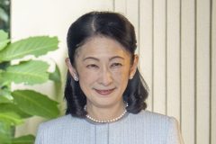 皇太子を出迎えられた紀子さま（2026年6月3日、写真／時事通信フォト）