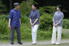 御用邸敷地内を散策された（2026年7月15日、撮影／JMPA）