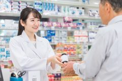 市販薬は頼りになる存在ですが知られざるリスクが潜んでいるケースも（写真はイメージです）