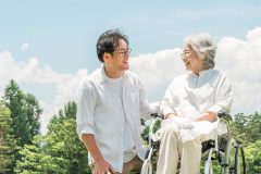 旅は慣れた場所でない場合も多く、バリアフリーなのか、トイレの場所はどこかなど、不安要素は尽きない (Ph／イメージマート)