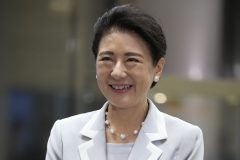 皇后雅子さまに学ぶ、涼しげに見せる色合わせ（2026年8月18日、撮影／JMPA）