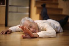 10月10日は《転倒予防の日》「要介護のきっかけにも…」今すぐ見直したい転倒を招くNG習慣5選