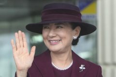 こっくりとした色を着こなすコツとは（2026年10月25日、撮影／JMPA）
